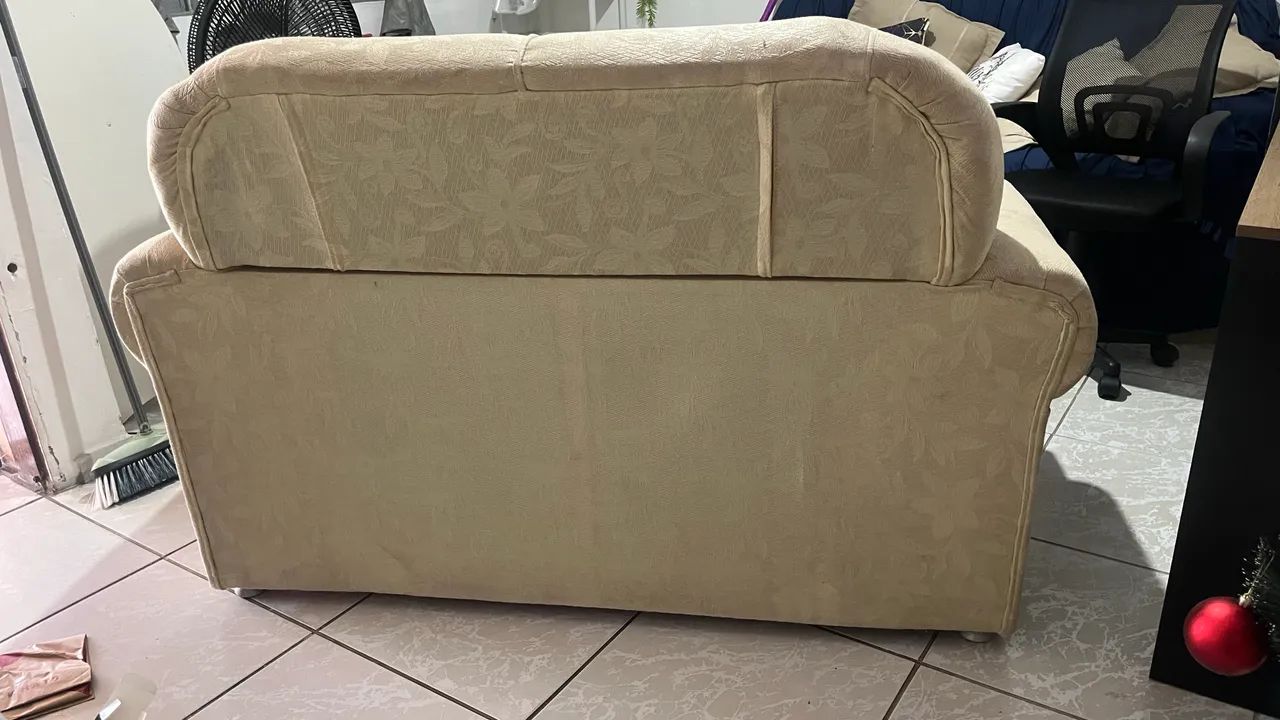 Sofá 64739715634946120