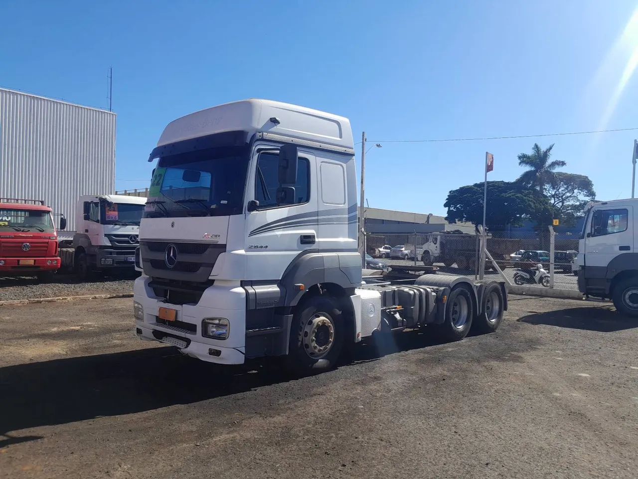 Mercedes-Benz Axor 2644 S/36 6X4E5 2022/2022 VAMOS SEMINOVOS Uberlândia