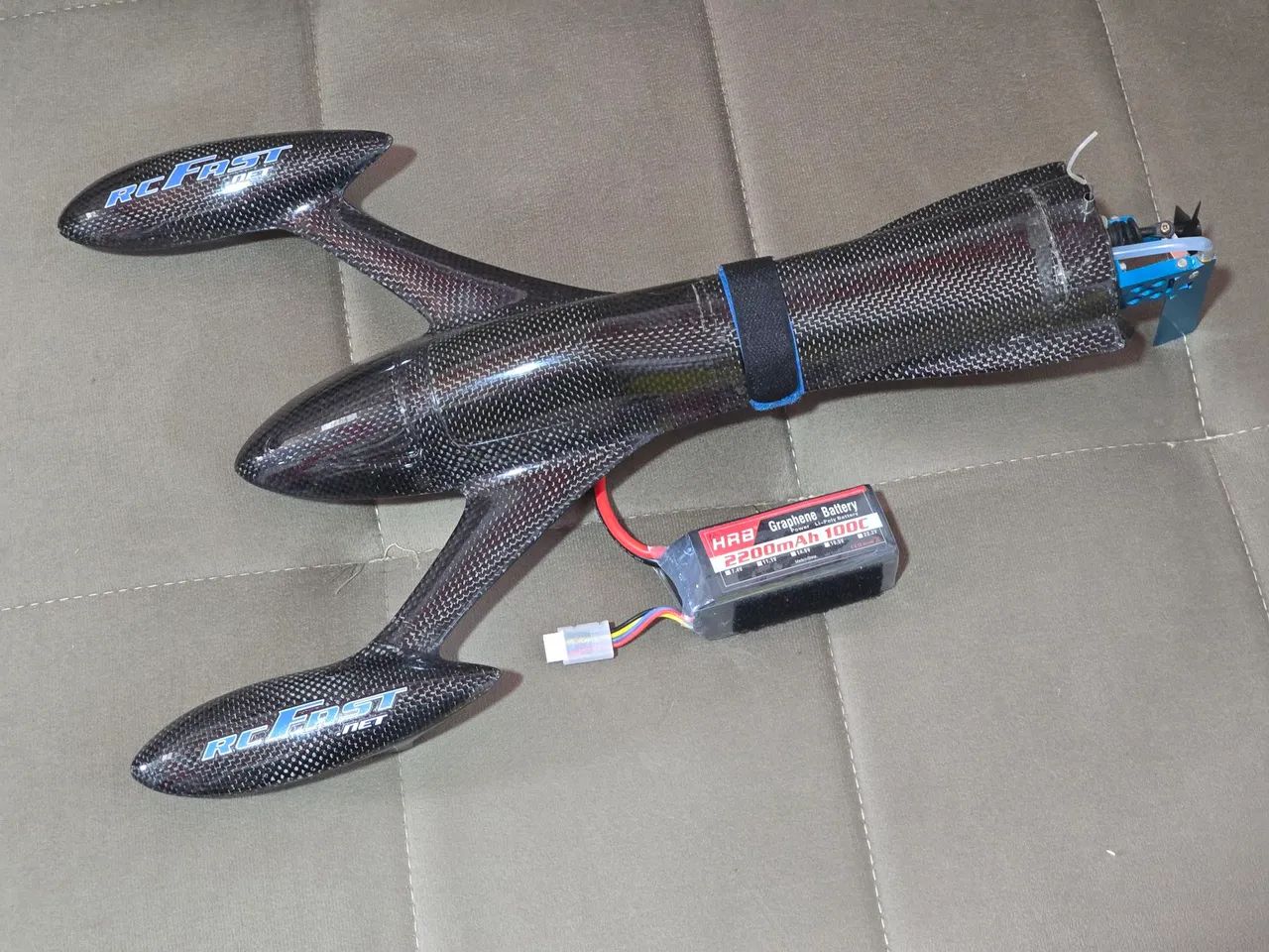 Lancha de fibra de carbono RC speed