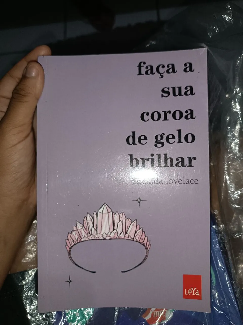 Faça a sua coroa de gelo brilhar - Amanda Lovelace