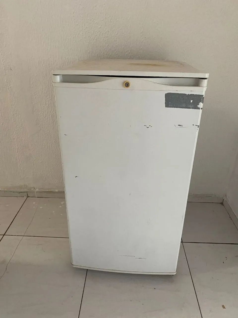 Frigobar Pequeno - Ideal para Quarto ou Escritório