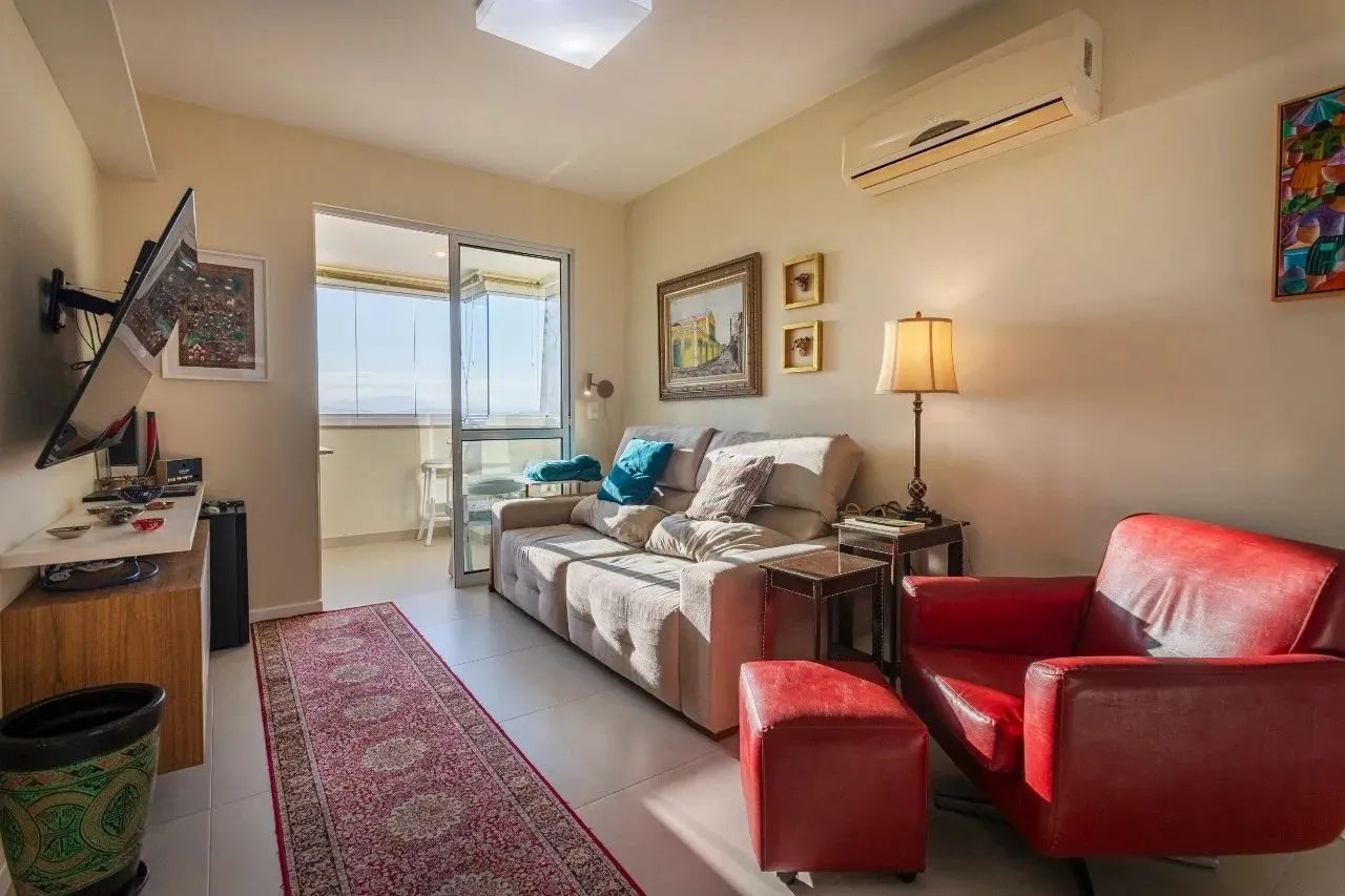 Apartamento de 77m² com 3 quartos sendo 1 suíte na Costeira do Pirajubae