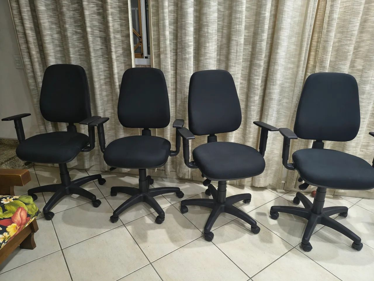 Cadeiras de escritório 64842824145025120