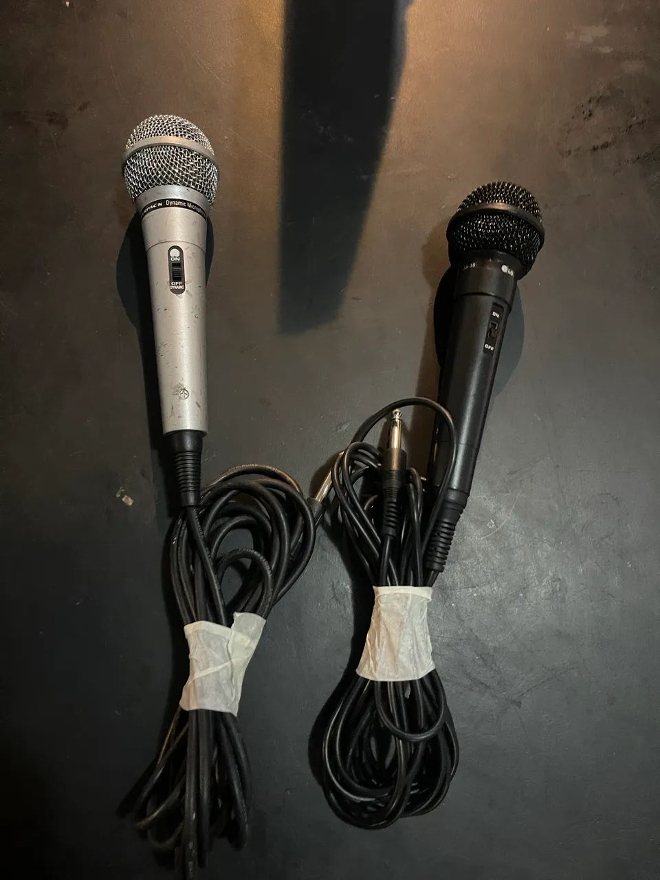 2 microfones para karaokê 64407620948097122