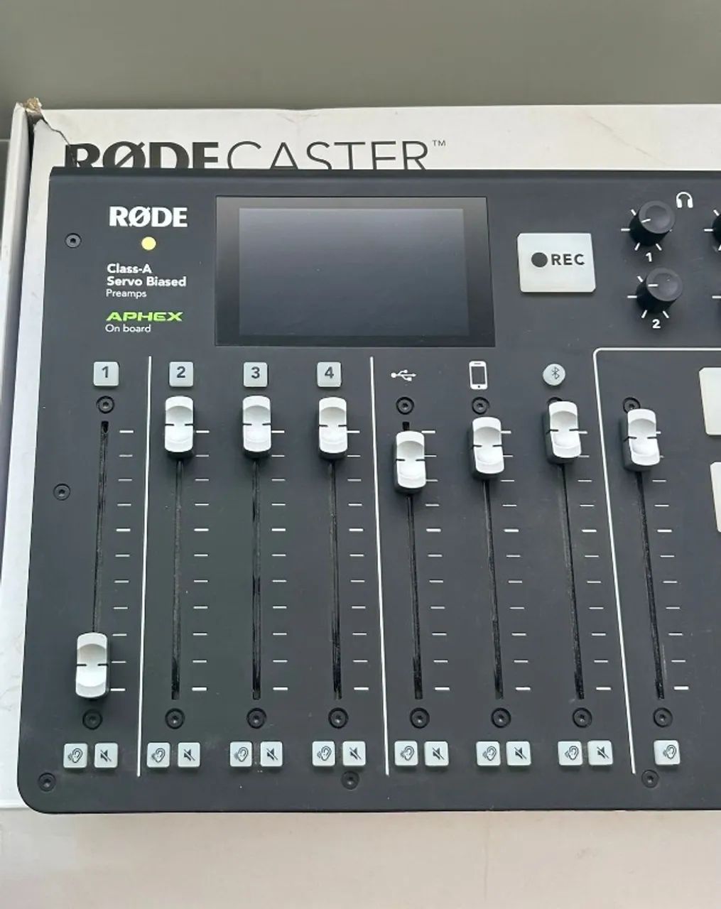 RØDE RØDECaster Pro - Mesa de Podcast Profissional - Foto 5