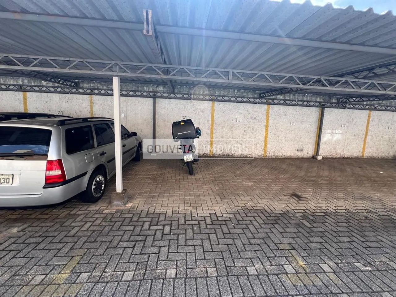 Apartamento com 3 Dormitórios, 57 m², aluguel de R$ 1.300 + Taxas - Parolin, Curitiba (PR) - Foto 11