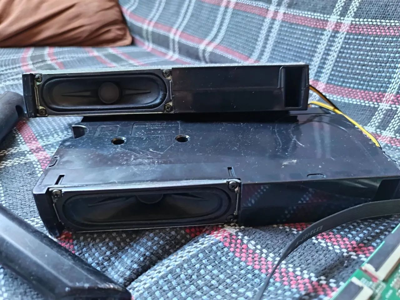 Originais tv Samsung: Placas, cabo pés e auto falantes. Ótimo estado  - Foto 3