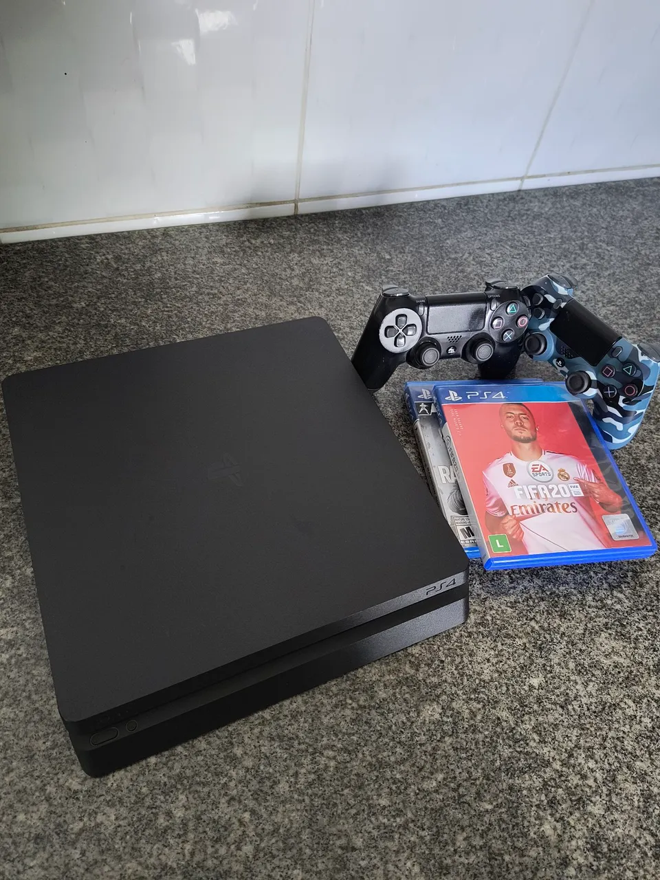 PS4 SLIM IMPECÁVEL JOGOS E MANETES
