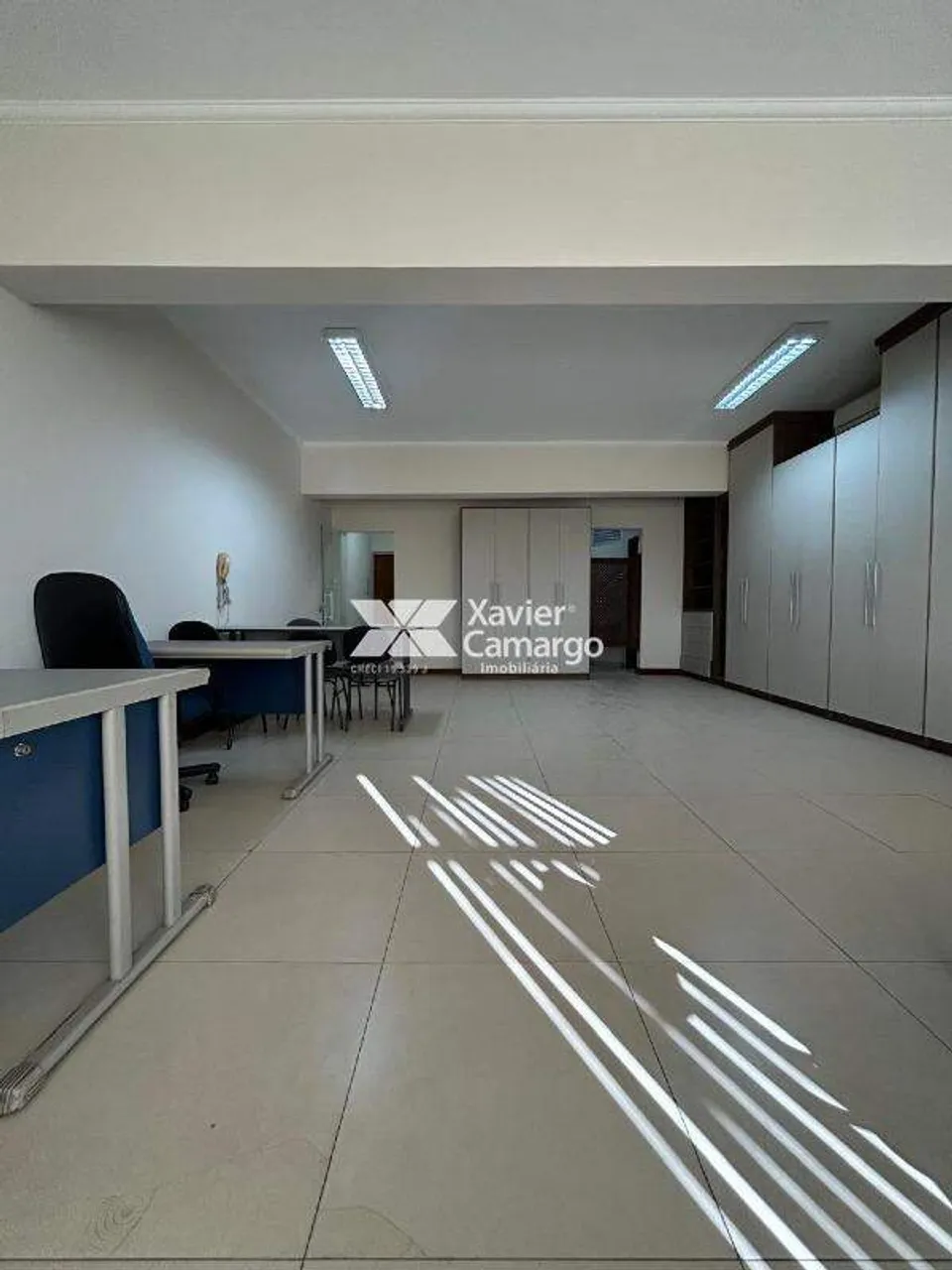 Sala comercial para locação no Centro de Rio Claro.