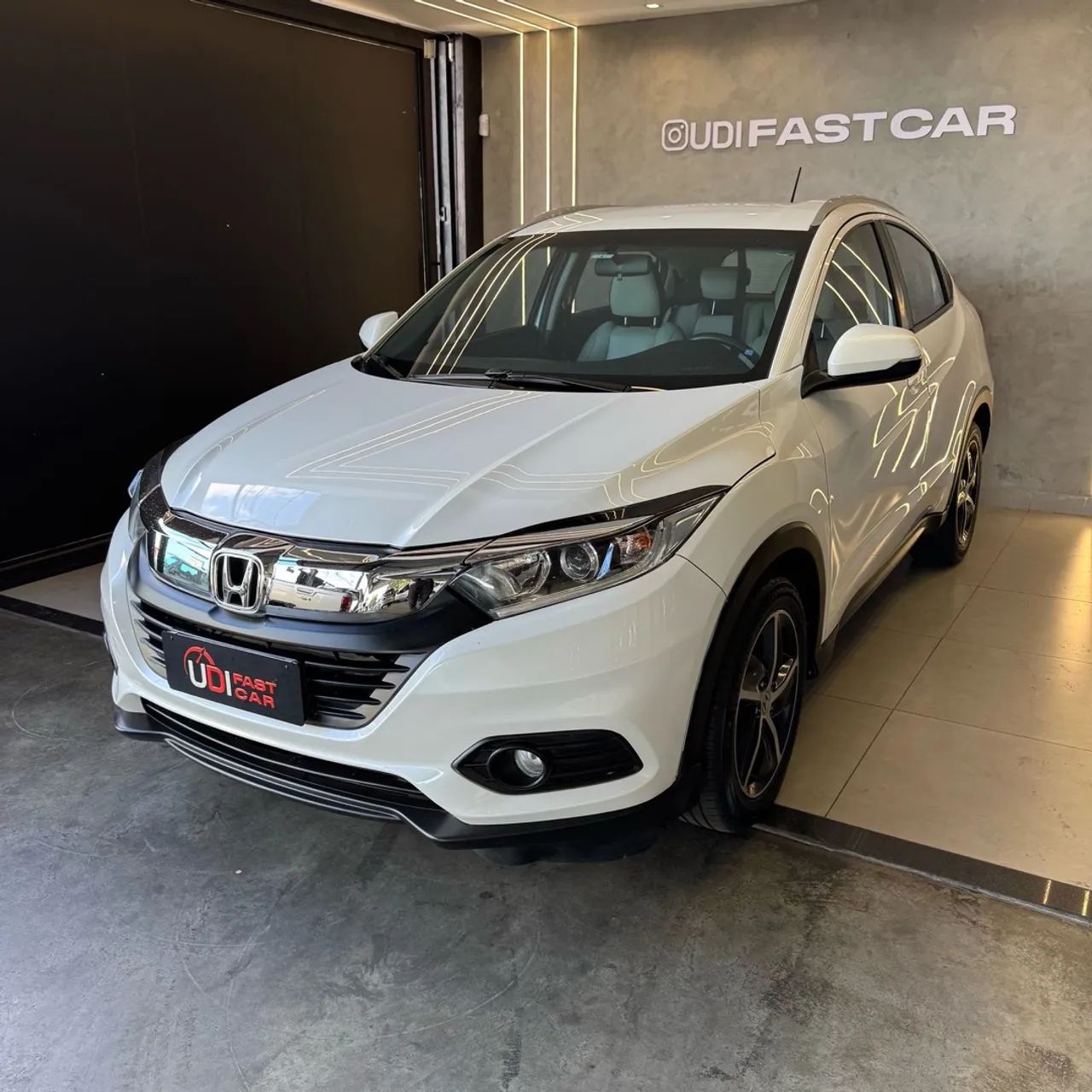 Hrv 2020 1.8 flex EX ( Faço financiamento e aceito troca )