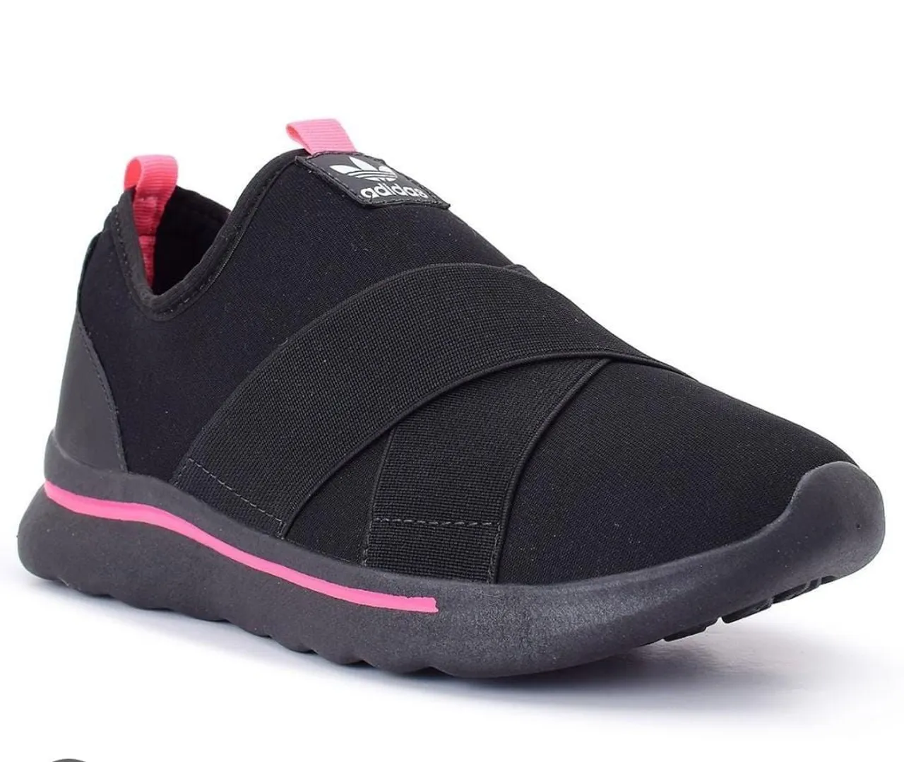 Tênis Adidas Slip On Preto com Detalhes Rosa
