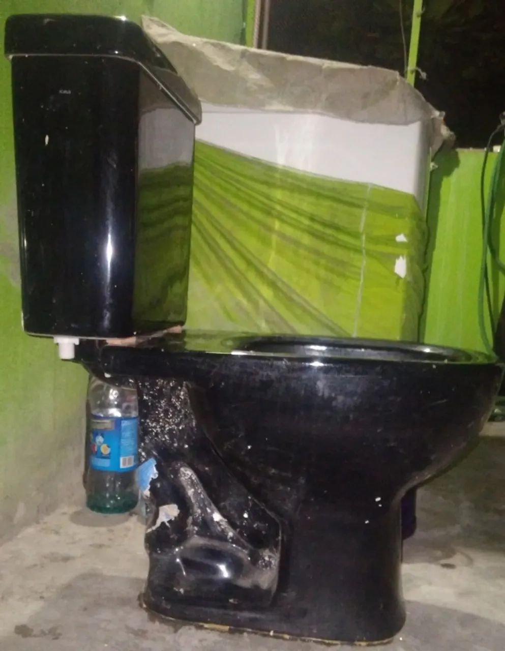 Vaso sanitário com caixa acoplada usado. - Foto 3