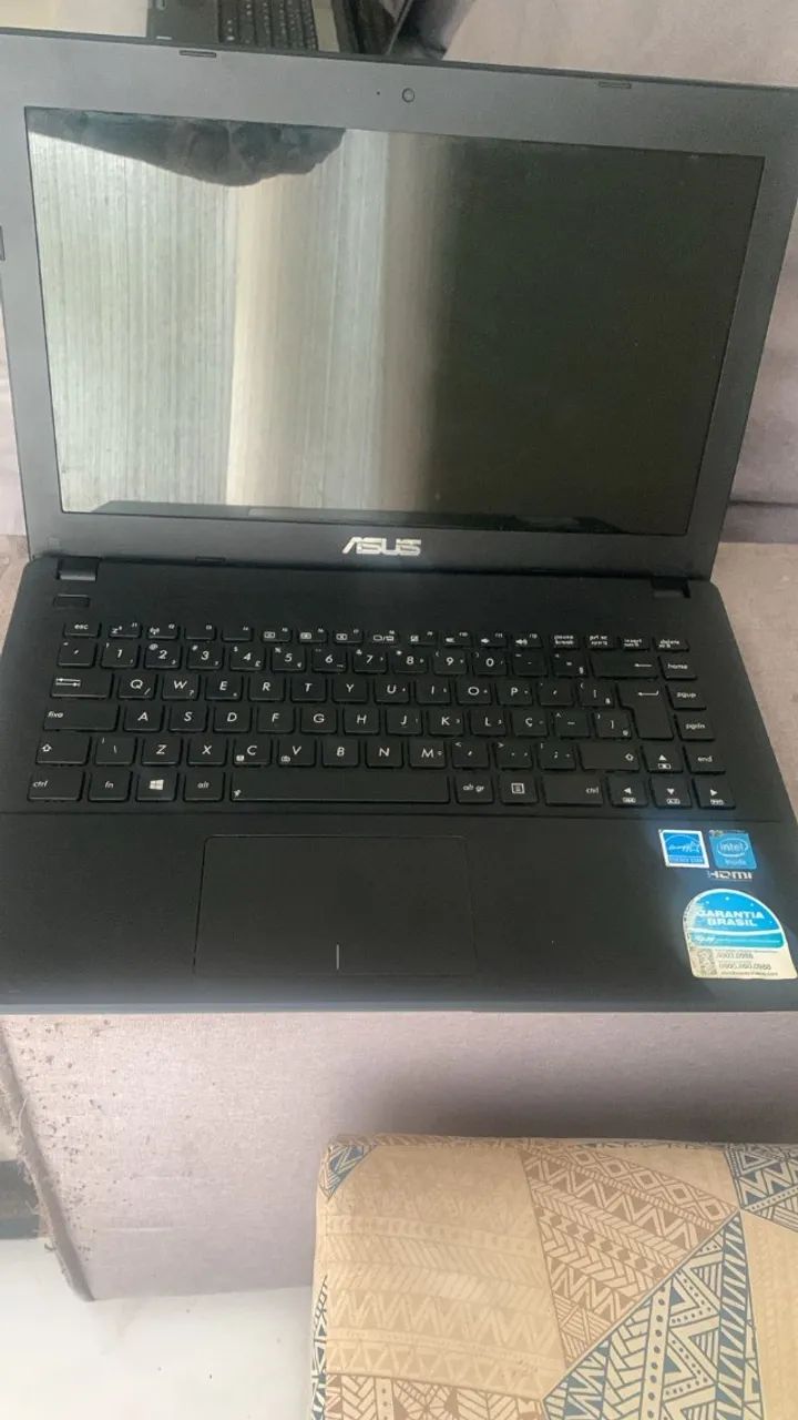 Asus x451C Notebook with defects for parts removal64317758588163120