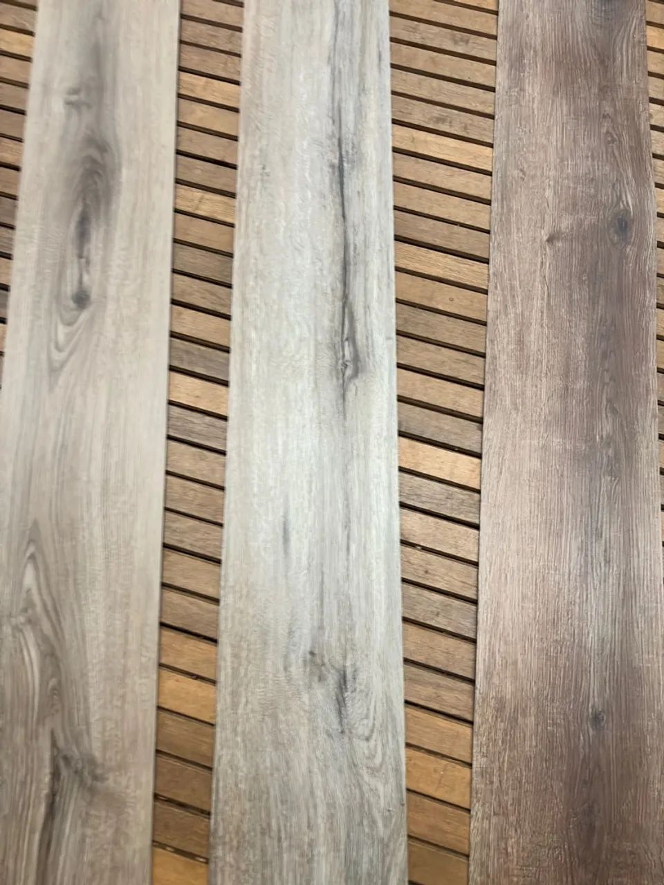 Piso Vinilico novo régua madeirado e calacata  - Foto 6