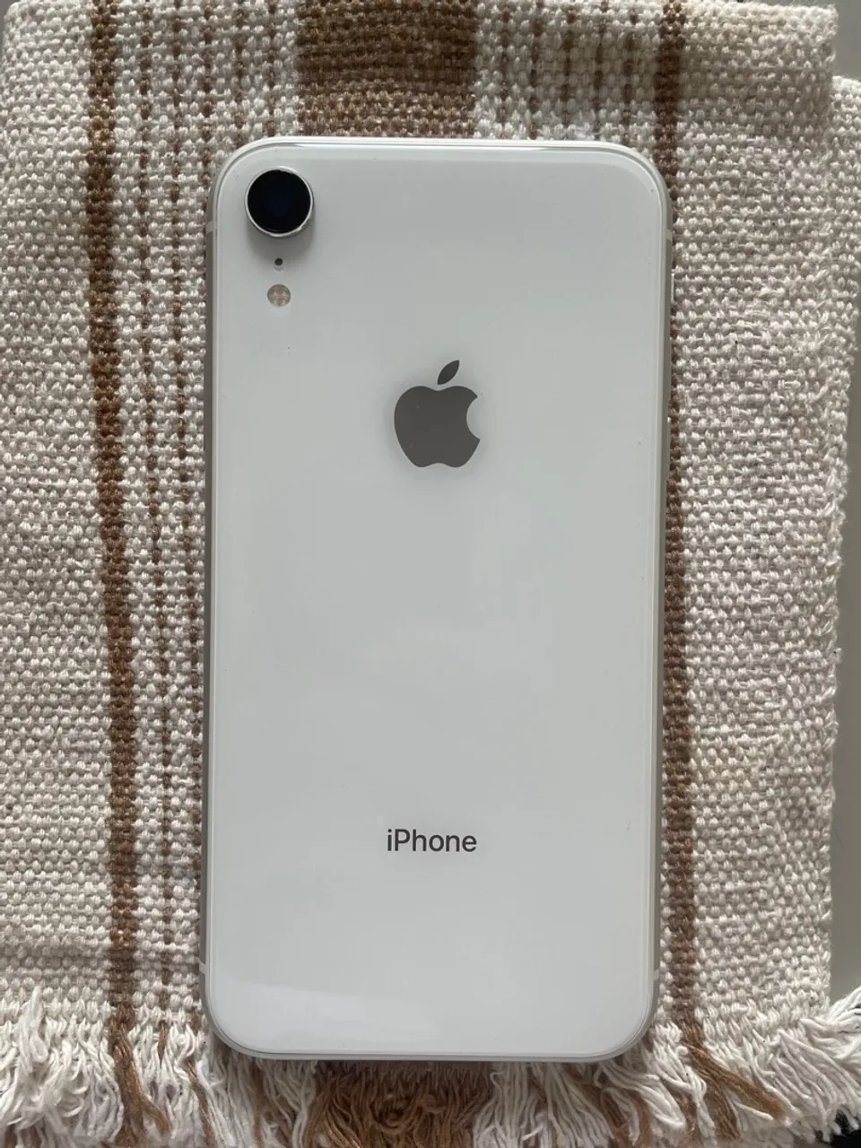 Vendo iPhone XR branco 64gb 