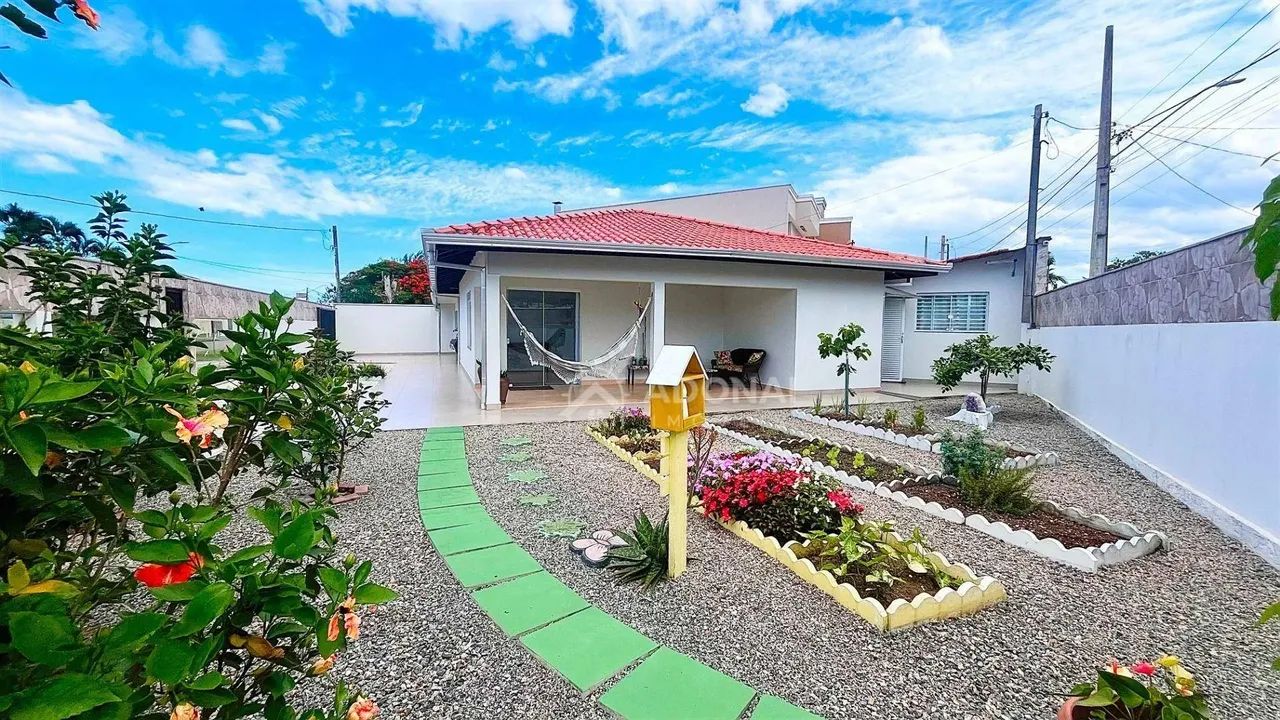 Casa com 3 dormitórios à venda, 166 m² por R$ 840.000,00 - Centro - Guaratuba/PR