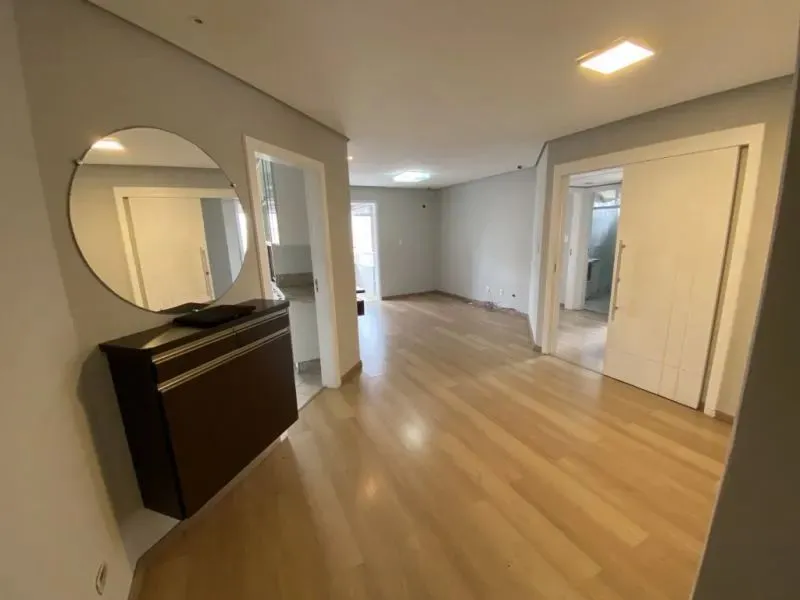APARTAMENTO COM 3 QUARTOS SENDO 1 SUÍTE SEMI MOBILIADO - CENTRO