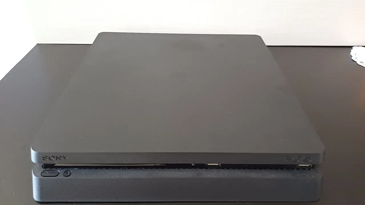 PlayStation 4 Slim 500 GB + 5 Jogos