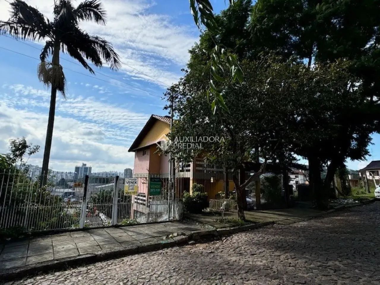 Terreno à venda no bairro Partenon com área de 300 m² e 0 dormitórios/quartos. - Foto 3