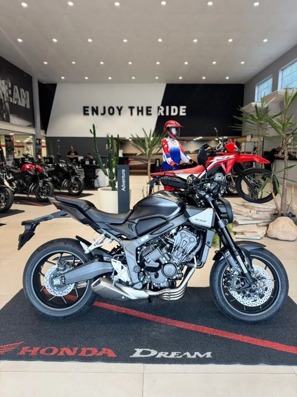 CB 650r 2027 e-clutch - Foto 4