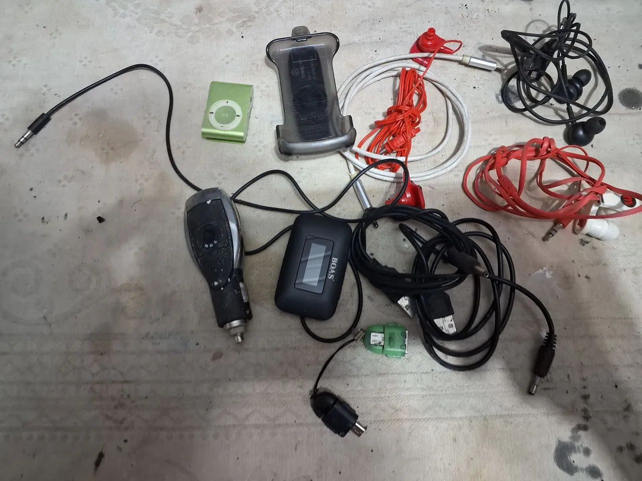 Lote mp4 fones e cabos  - Foto 2