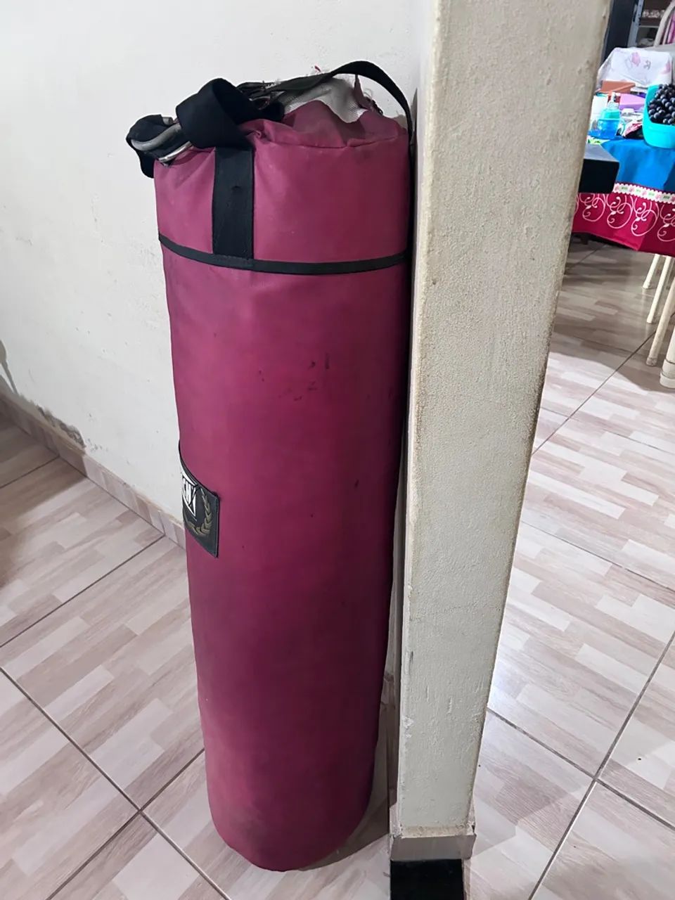 Saco de pancada profissional 28kg Punch