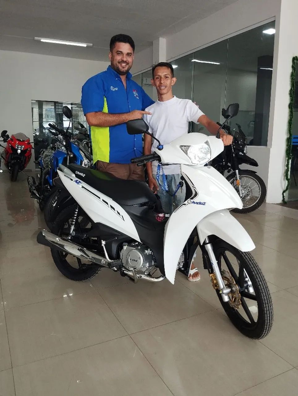 AVELLOZ az1 com 1 Mil de entrada  - Foto 3