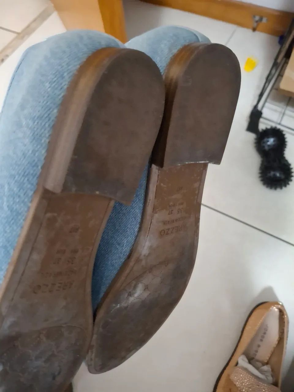 Sapatilha Arezzo Jeans Detalhe Dourado - Foto 2