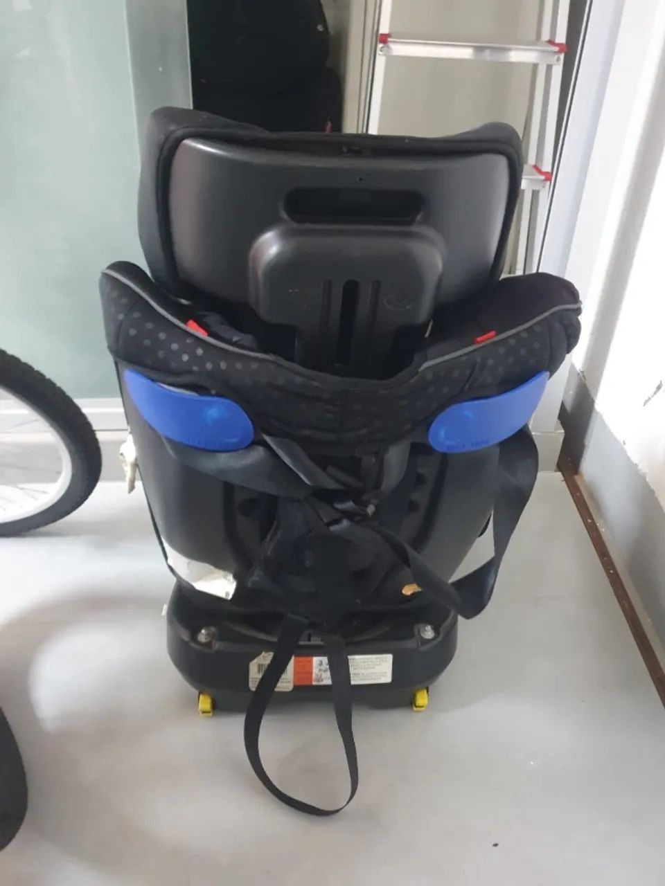 2 Cadeirinhas de bebê Fisher Price - 0 a 36 kg - R$500,00 cada - Foto 2