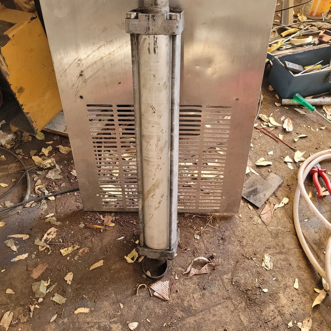 Vende se um cilindro pineumatico para indústria cop 75 X100 aberto 95 - Foto 2