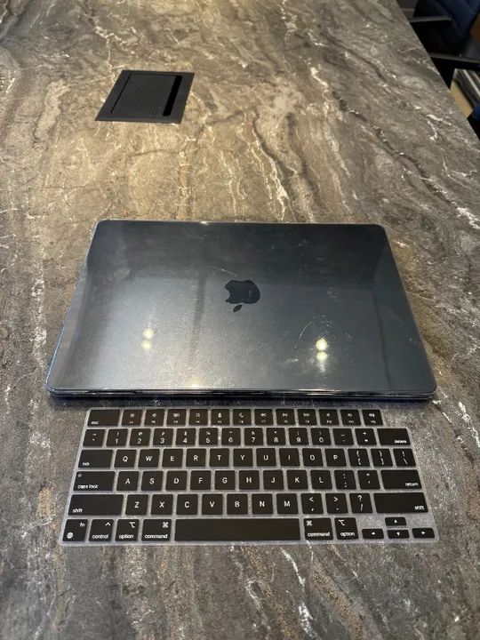 MacBook Air 15, chip M2, cor Meia Noite, 256 GB e 8GB