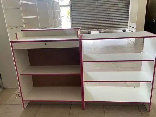 Balcão caixa + balcão vitrine MDF branco com fita rosa  - Foto 2