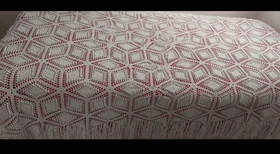 Linda colcha de solteiro em crochê feita a mão 