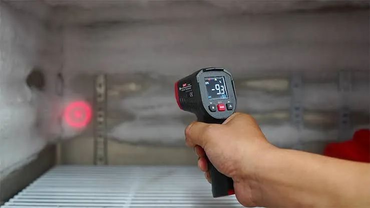 Termômetro digital infravermelho mira laser UNI-T UT306 PRO<br>500°c - Foto 2