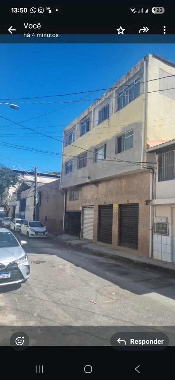 02 Portões  de ferro na cor preta