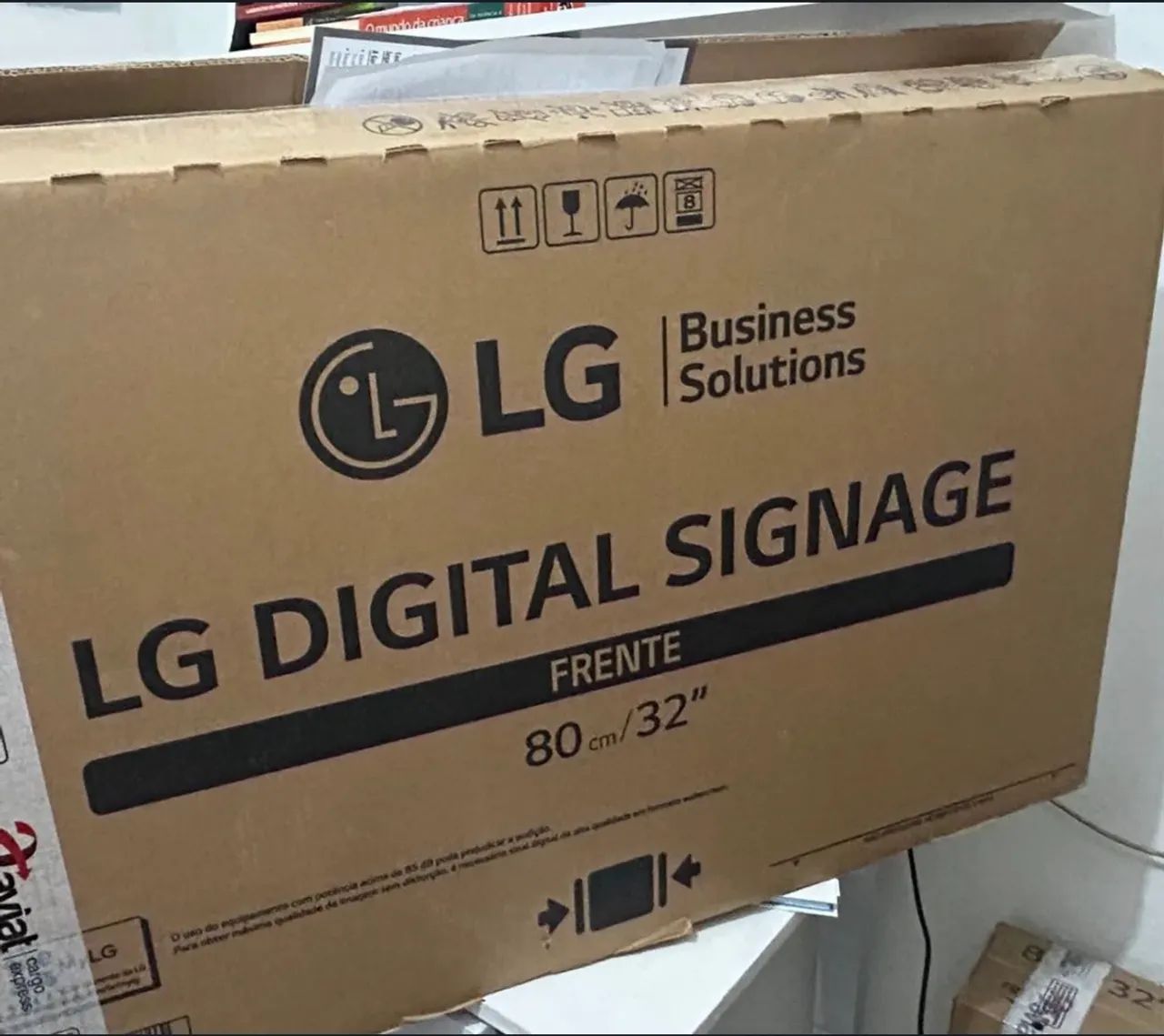 LG Digital Signage 32"
