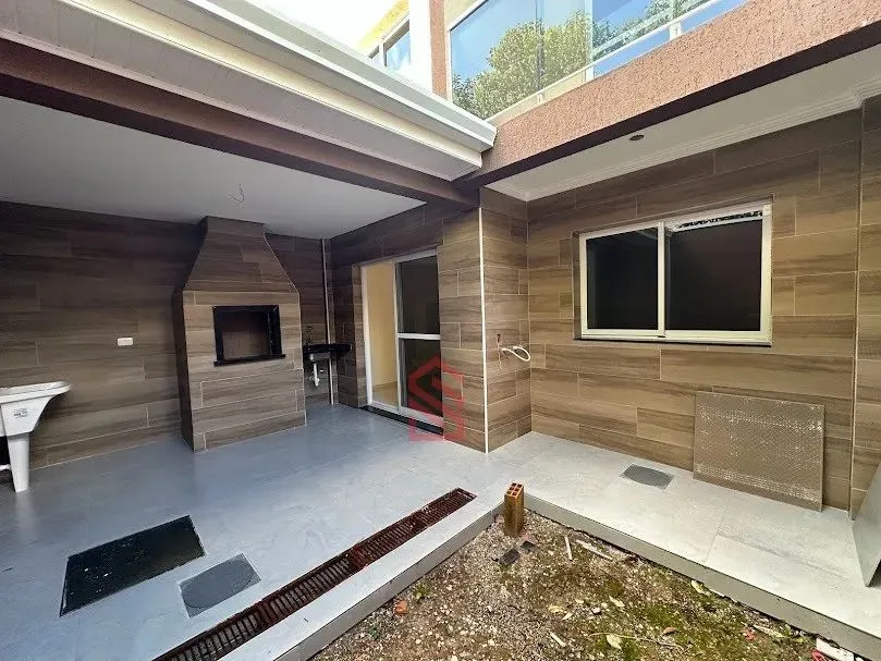 Excelente Sobrado à Venda em Curitiba-PR, Campo Comprido 3 Quartos, 1 Suíte, 2 Salas, 2 Ba
