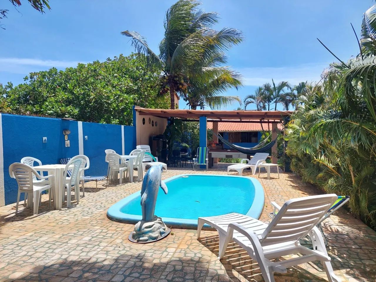 Casa aconchegante com piscina, área verde e sinuca, além de garagem privativa!! - Foto 2