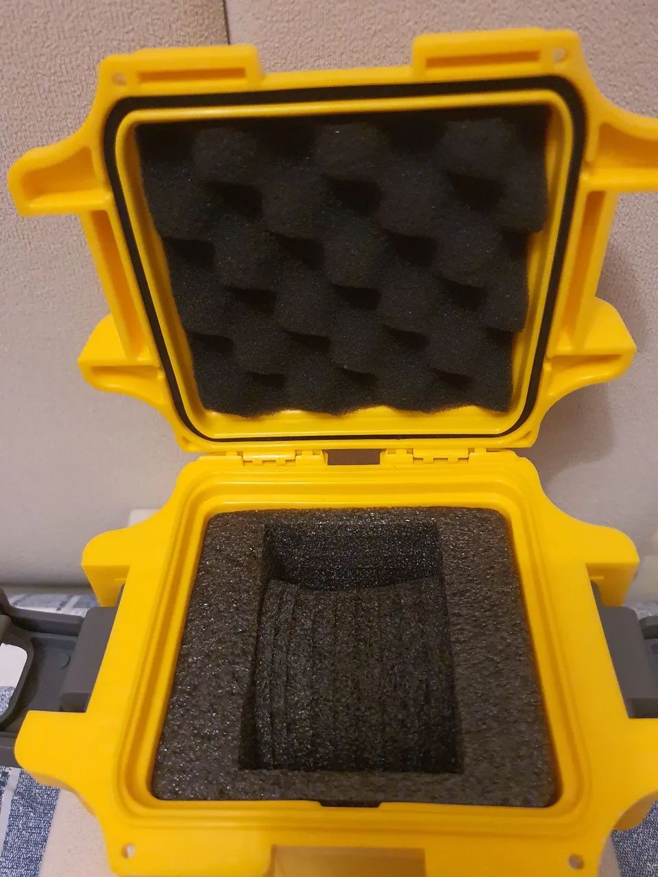 ESTOJO INVICTA AMARELO ORIGINAL - Foto 4