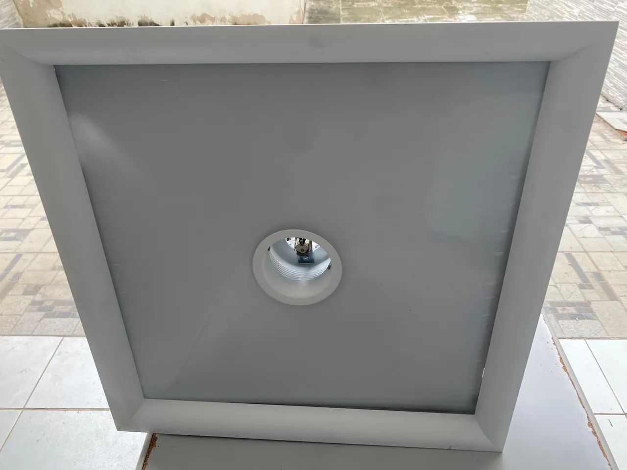 Luminária de embutir 50cmx50cm - para uso de led e dicróica  - Foto 5