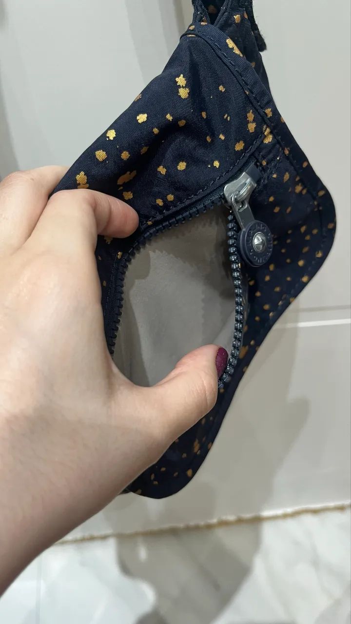 Bolsa transversal Kipling Sabian - seminova - Foto 5
