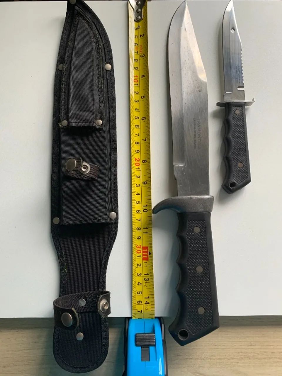 Facão com faca de apoio