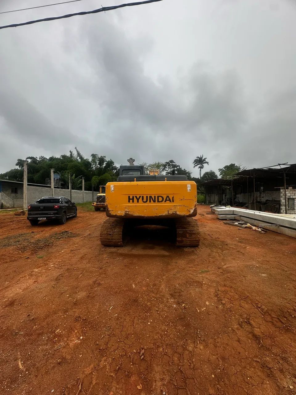 ESCAVADEIRA HIDRÁULICA HYUNDAI 210LC7  2011 - Foto 2