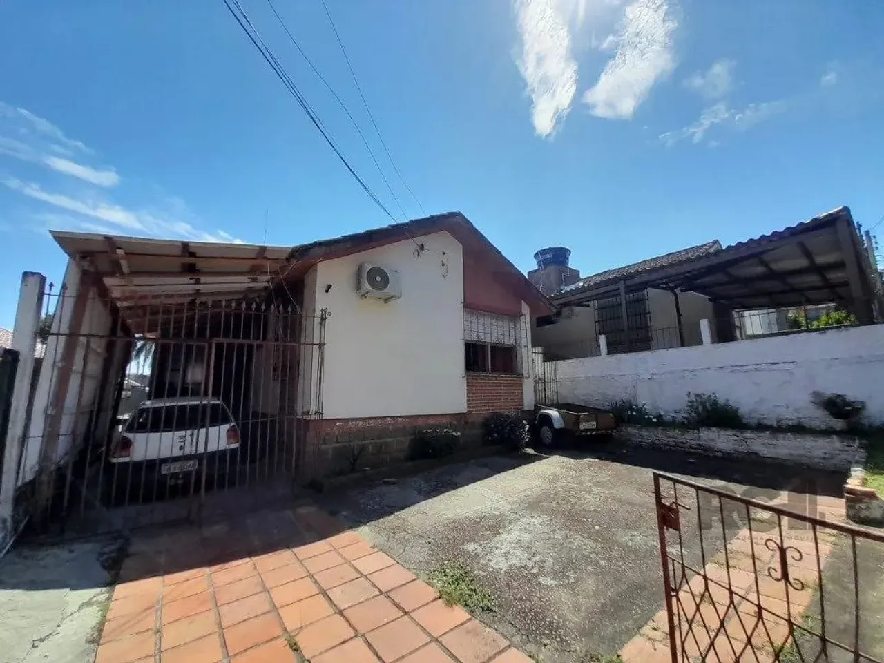 Casa residencial com 110m² no bairro Jardim Sabará.Imóvel semi mobiliado, 3 dormitórios, b