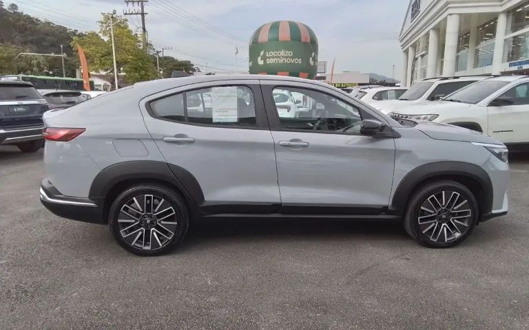 Fiat Fastback Audace 200 TB AUT (hibrído) 2026 - Foto 4