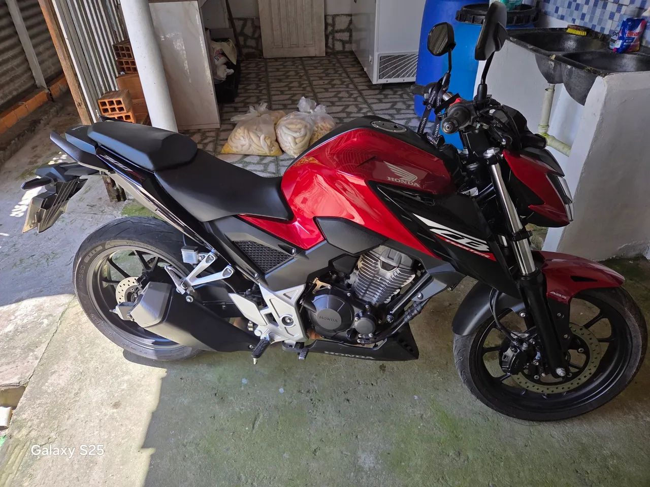 Cb300f /2025