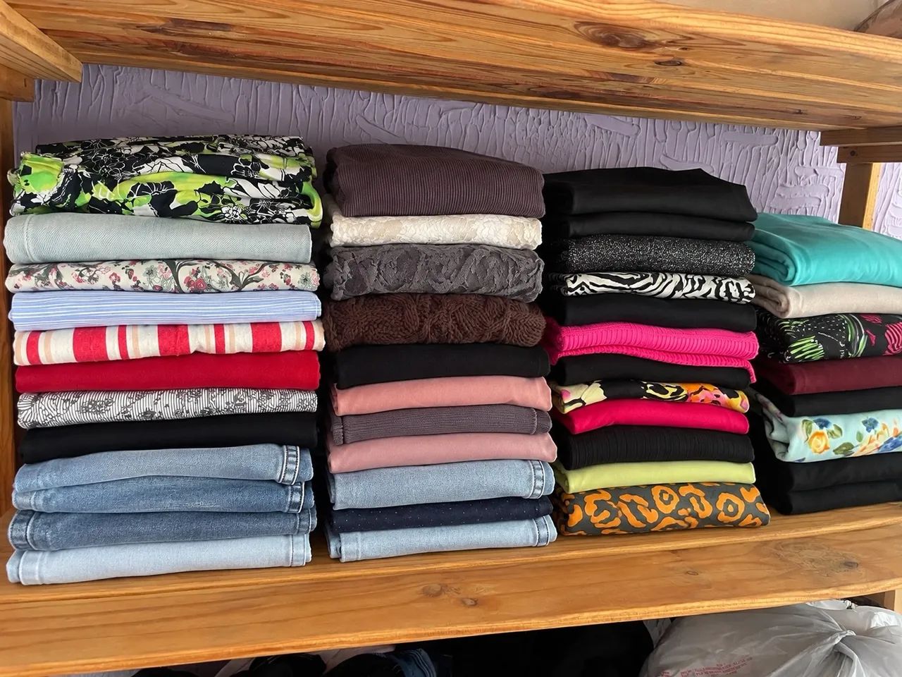 LOTE COM 30 PEÇAS DE ROUPAS - Cada peça a R$ 4,00