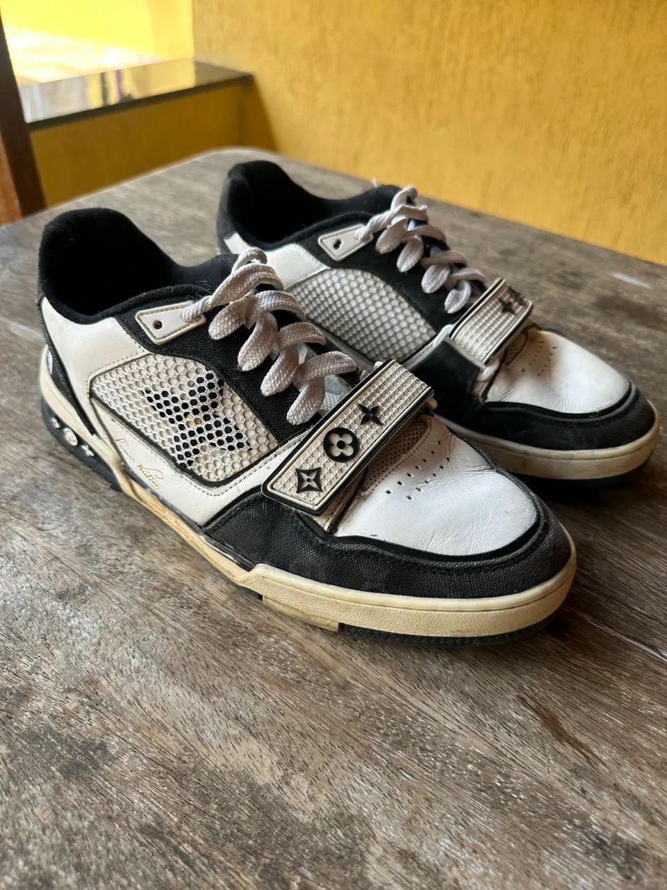 LV スニーカー VUITTON LOUIS バターソフト 1AIKDW - 公式サイト ｜ルイ・ヴィトン スニーカー 靴