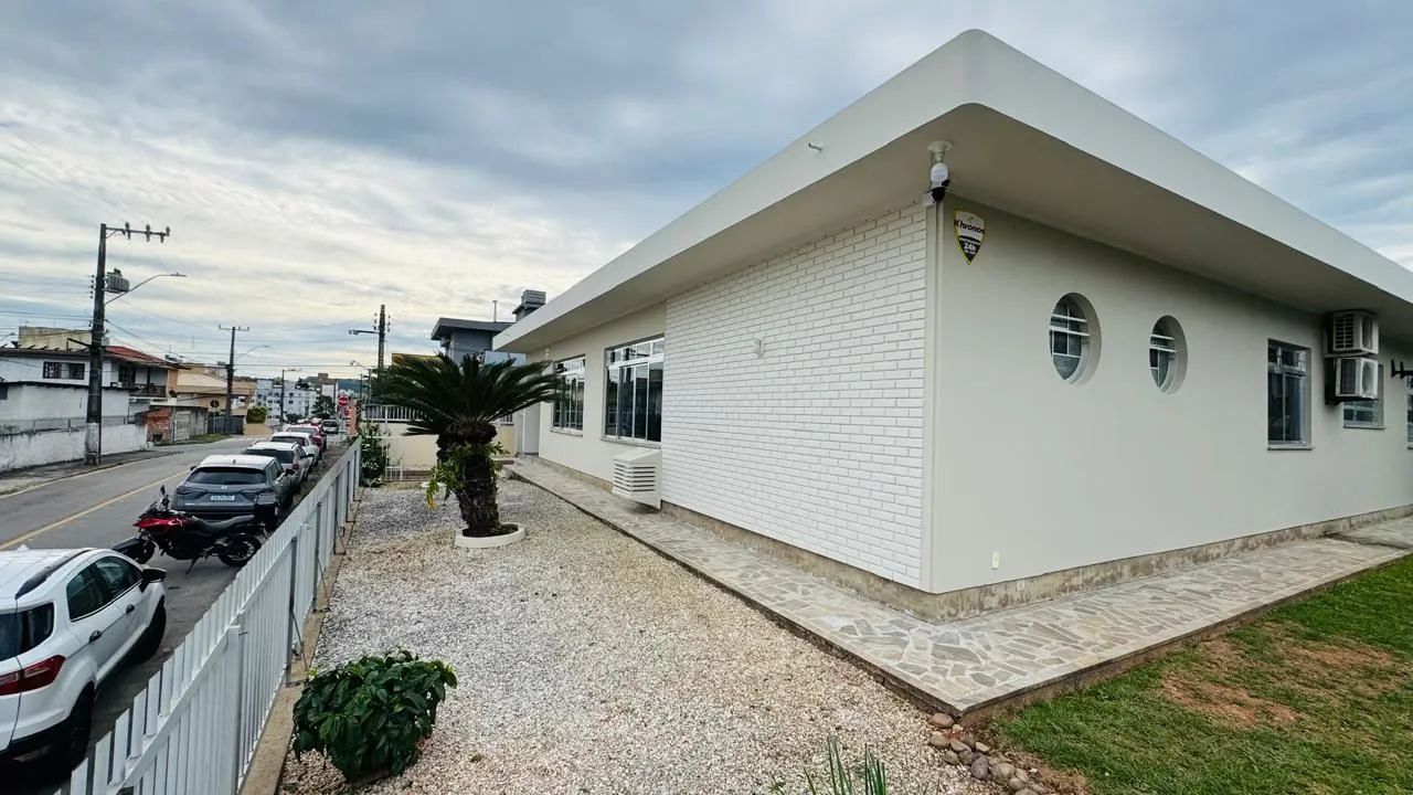 Casa Ampla com 720 m² de Terreno em Capoeiras - Florianópolis/SC - Foto 3