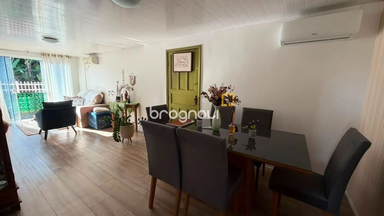 Casa 2 dormitórios (1 suite) com vaga de garagem no bairro Monte Verde - Florianópolis - Foto 2